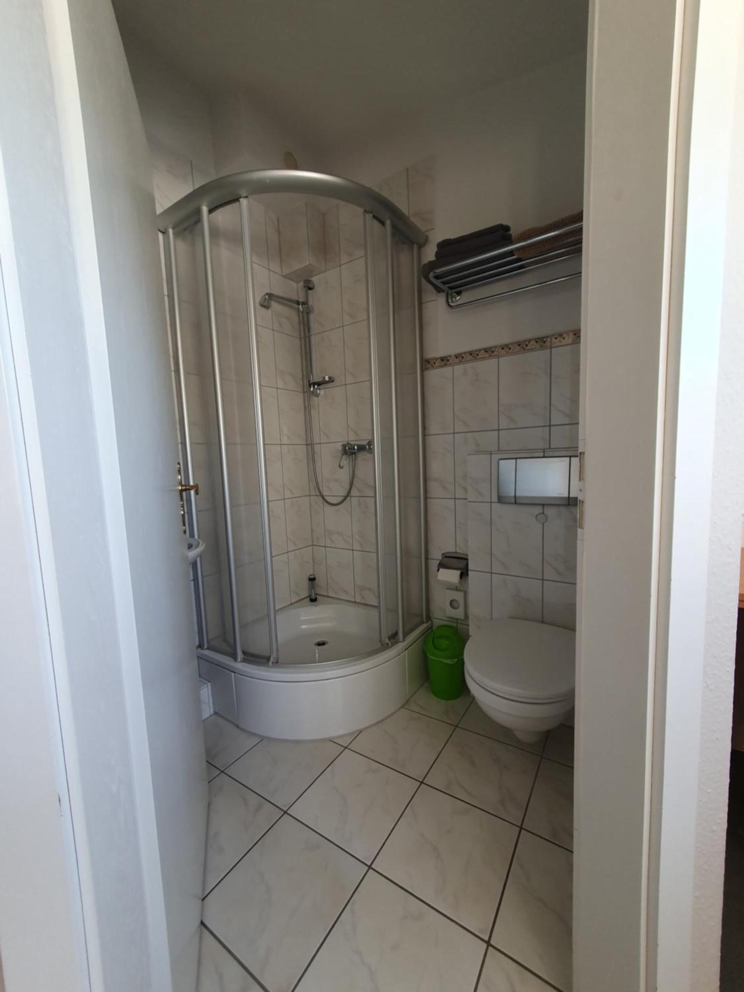 Neumuehler Hof- Ferienwohnung "Thomas" 3 Zimmer,3 Baeder Mit Dusche, Kostenfreie Parkplaetze Vor Dem Haus شفيرين المظهر الخارجي الصورة