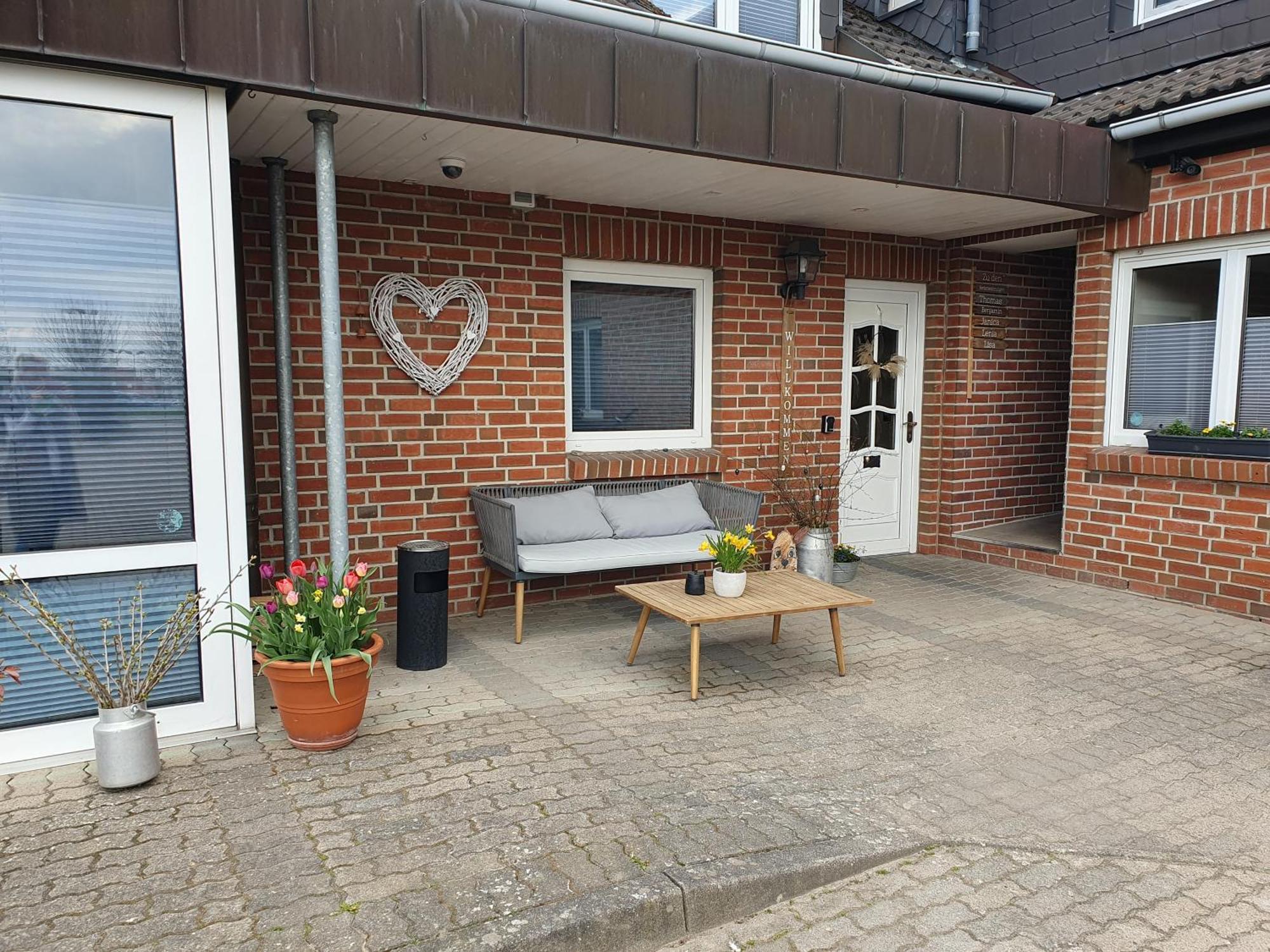 Neumuehler Hof- Ferienwohnung "Thomas" 3 Zimmer,3 Baeder Mit Dusche, Kostenfreie Parkplaetze Vor Dem Haus شفيرين المظهر الخارجي الصورة